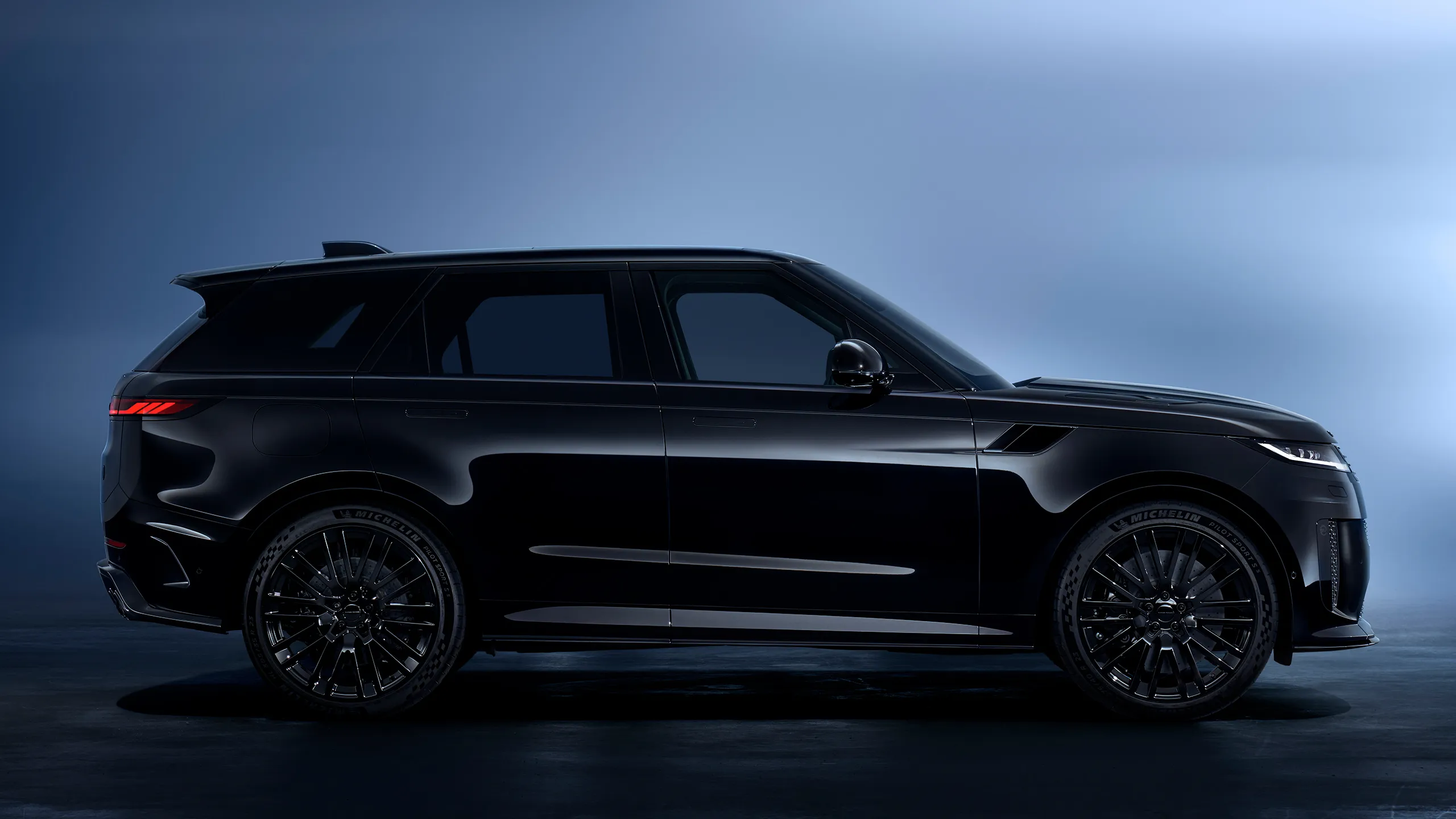 Luxury Car Rental Dubai M9 Autos