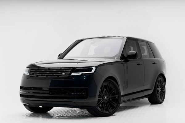 Rent Range Rover Vogue V8 in Dubai